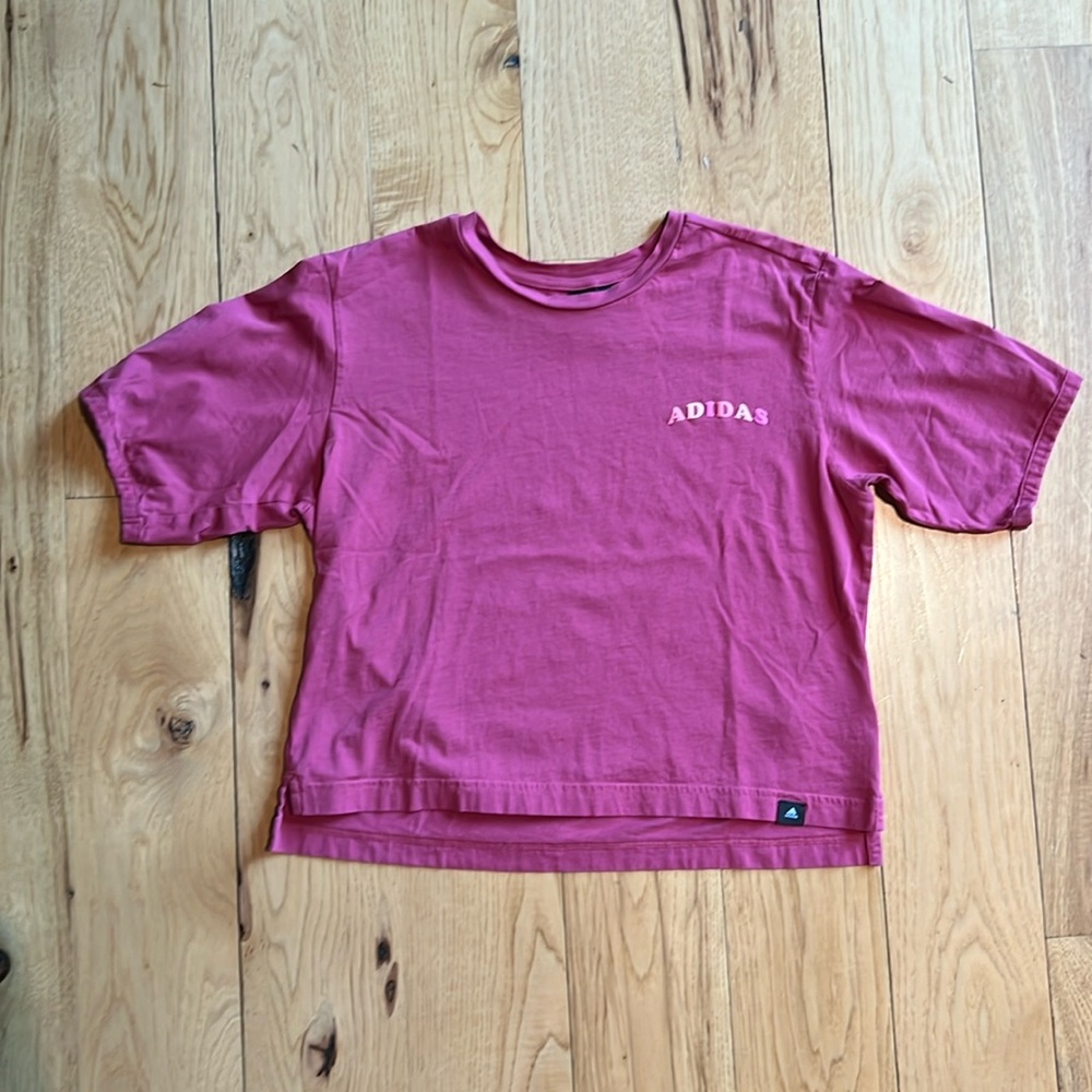 Adidas oversized, cropped tee